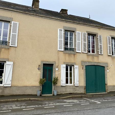 مبيت وإفطار Le Bourgneuf-la-Foret Le Trianon المظهر الخارجي الصورة